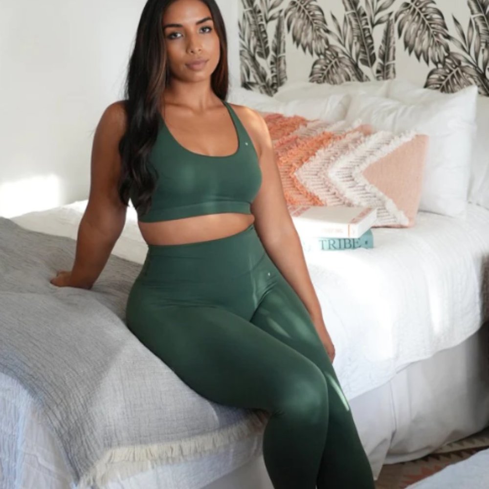 Love Fitness Apparel Essential Leggings in Eden Size L
